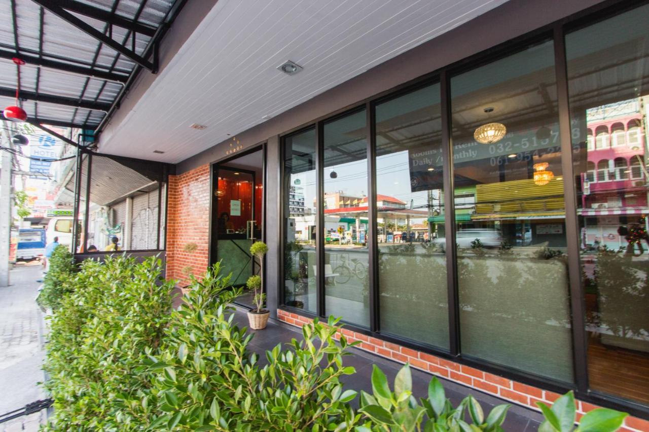 Coconut Budget And Boutique HHQ Exterior foto